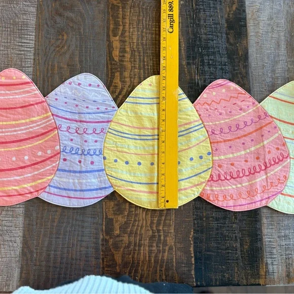 Easter table runner - Picture 2 of 3